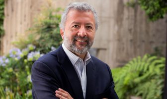 Columna de Eduardo Saavedra en La Tercera / Propiedad pública en el rescate de empresas